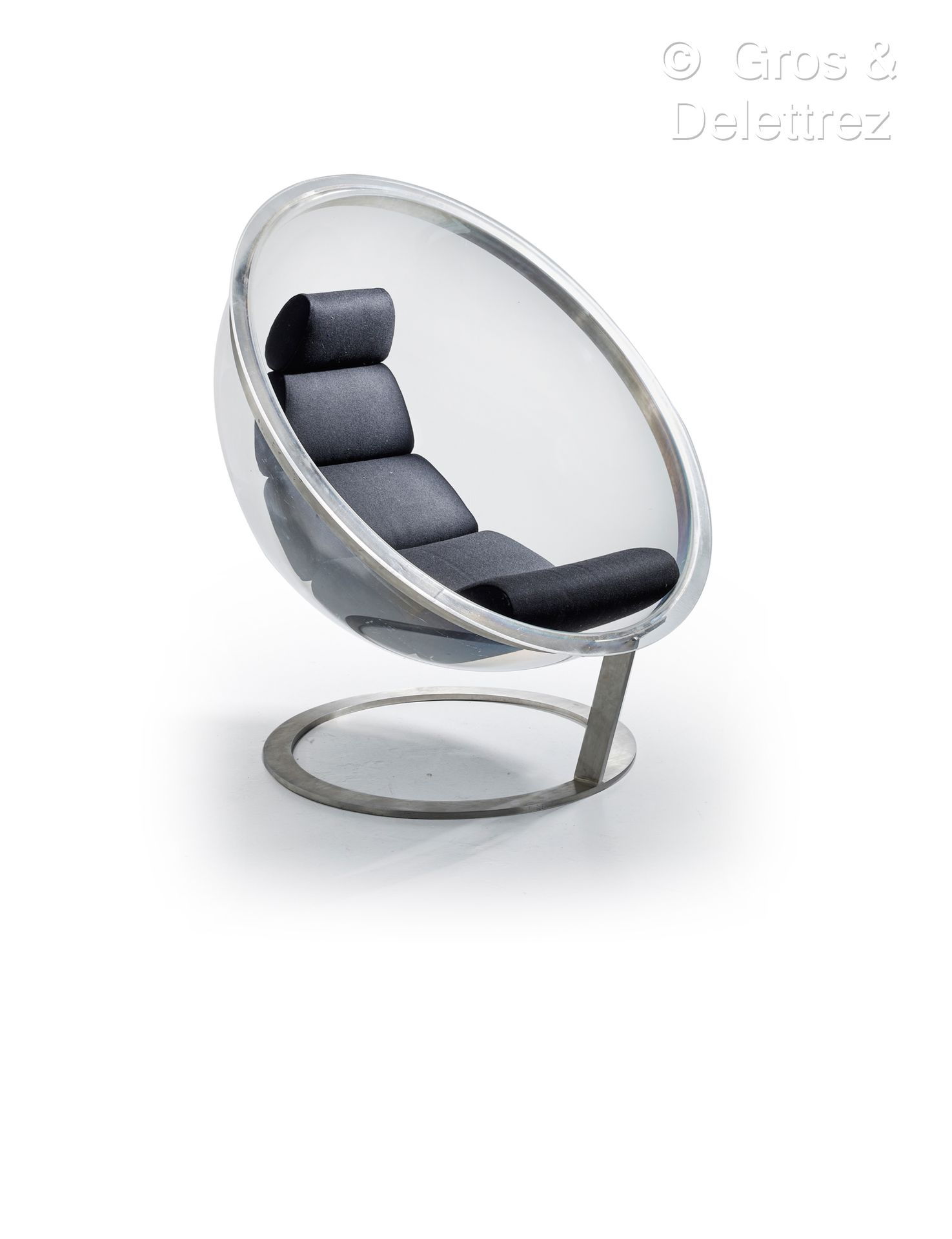 Null 克里斯蒂安-达尼诺斯(1944-1992)
Sphère "扶手椅，镀铬金属框架，Altuglas外壳，黑色织物装饰。
新形式版，大约1970年。
高&hellip;