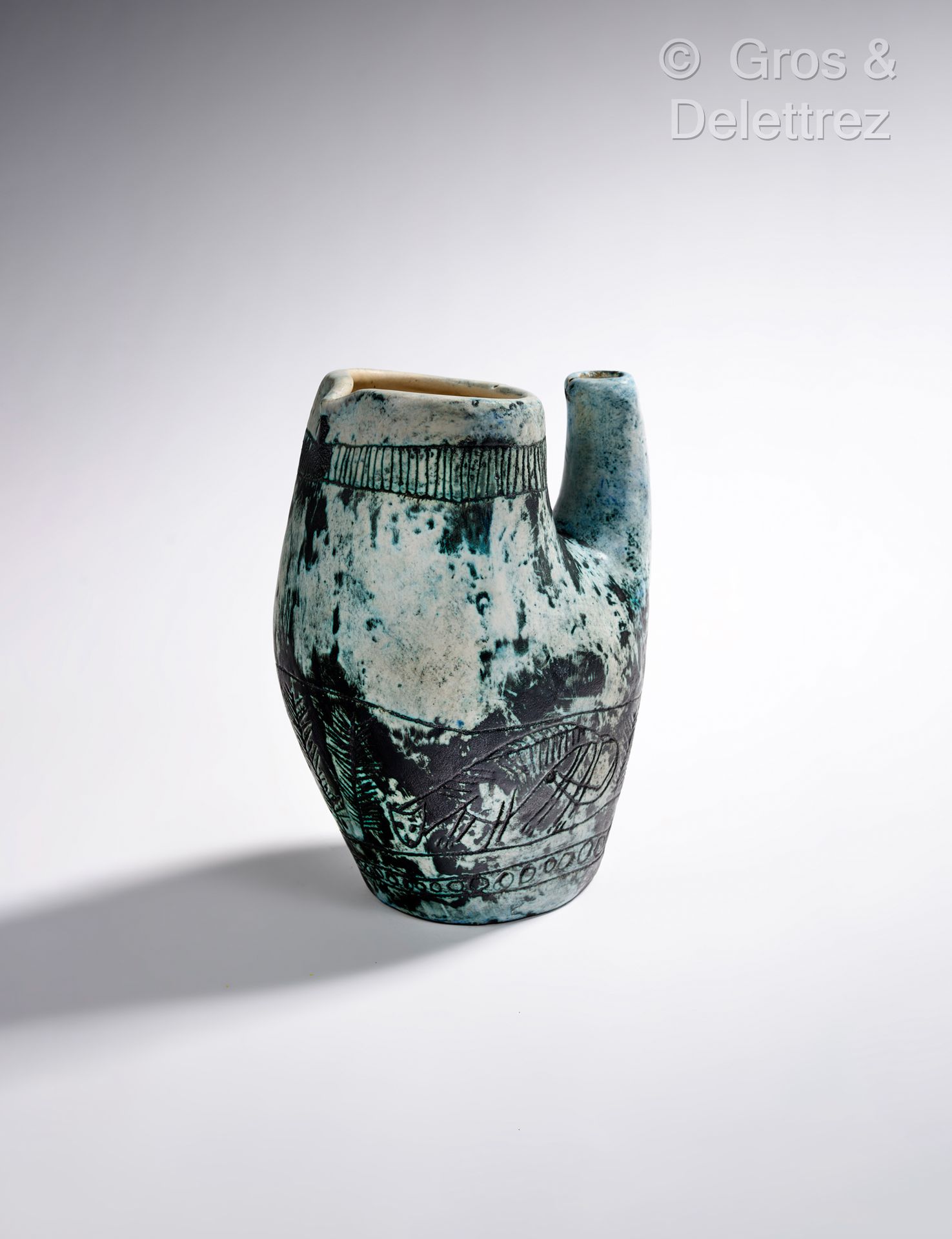 Null 雅克-布林 (1920-1995)
釉面陶瓷双体花瓶，装饰有神奇的动物。
签名为 "Jblin"。
大约在1960年。
高度：24.5厘米