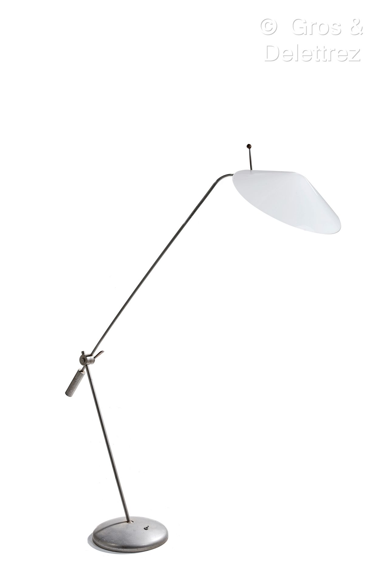 Null Robert MATHIEU (1921-2002)
Floor lamp, base and shaft in gray lacquered met&hellip;