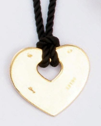 POIRAY Collier de passementerie noir orné d'un pendentif «Coeur» en or jaune, fe&hellip;