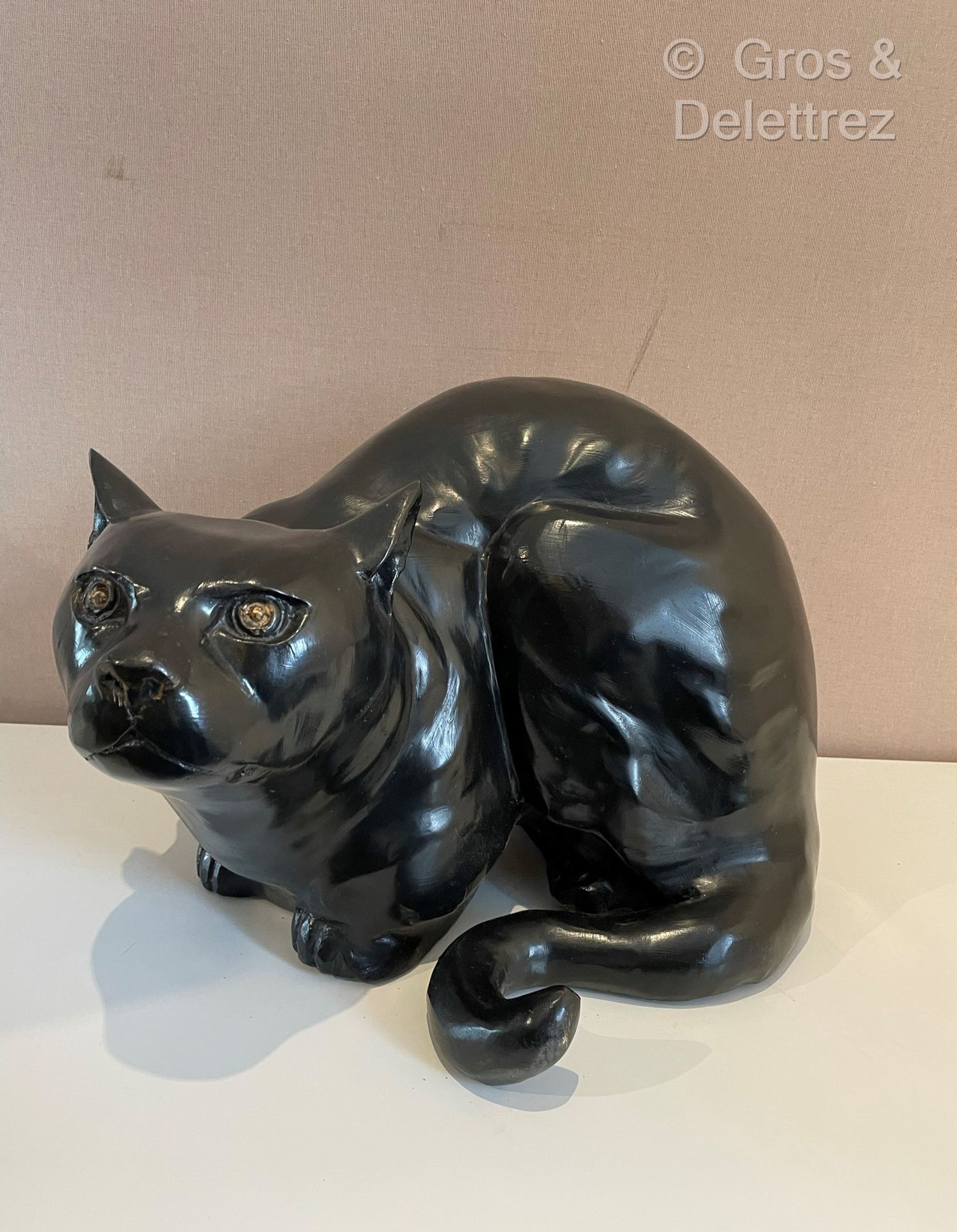 Null Travail moderne 
Sculpture en métal patiné noir figurant un chat.
H : 30 cm