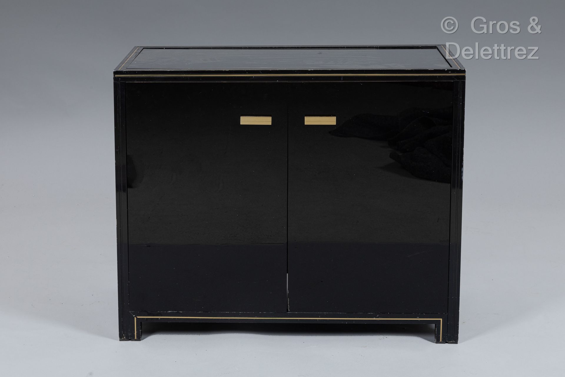 Null Pierre VANDEL (born 1939)
Low rectangular sideboard in black lacquered wood&hellip;