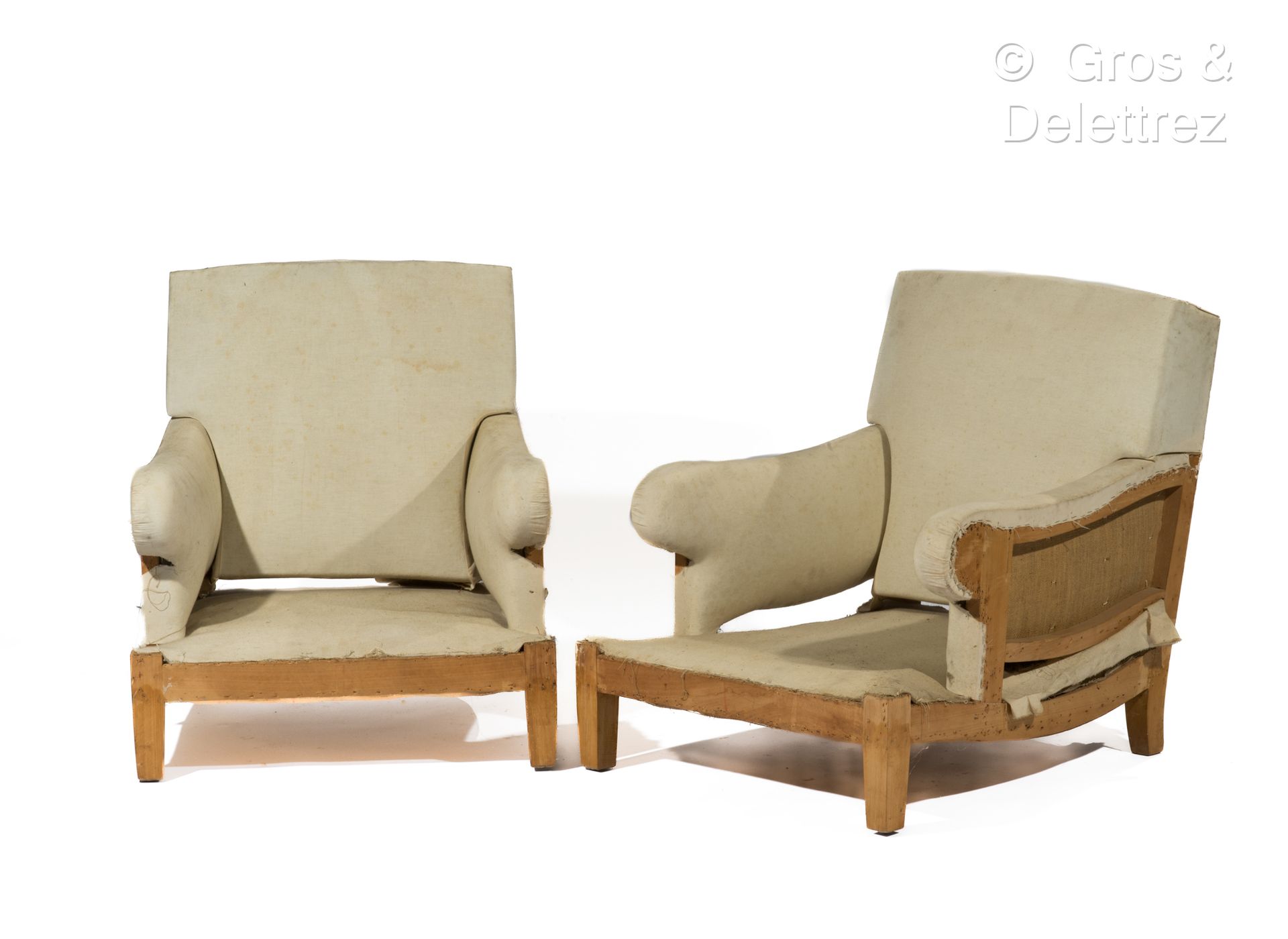 Null 玛德琳-卡斯丁（1894-1992）
一对榉木扶手椅，部分椅面铺有米白色织物。
约 1940-1950 年
高：72 厘米 - 宽：77 厘米 - 深&hellip;