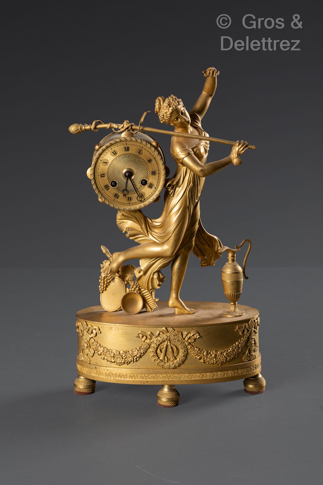 Null Pendule dite "à la bachante dansant" en bronze ciselé et doré, le cadran gu&hellip;
