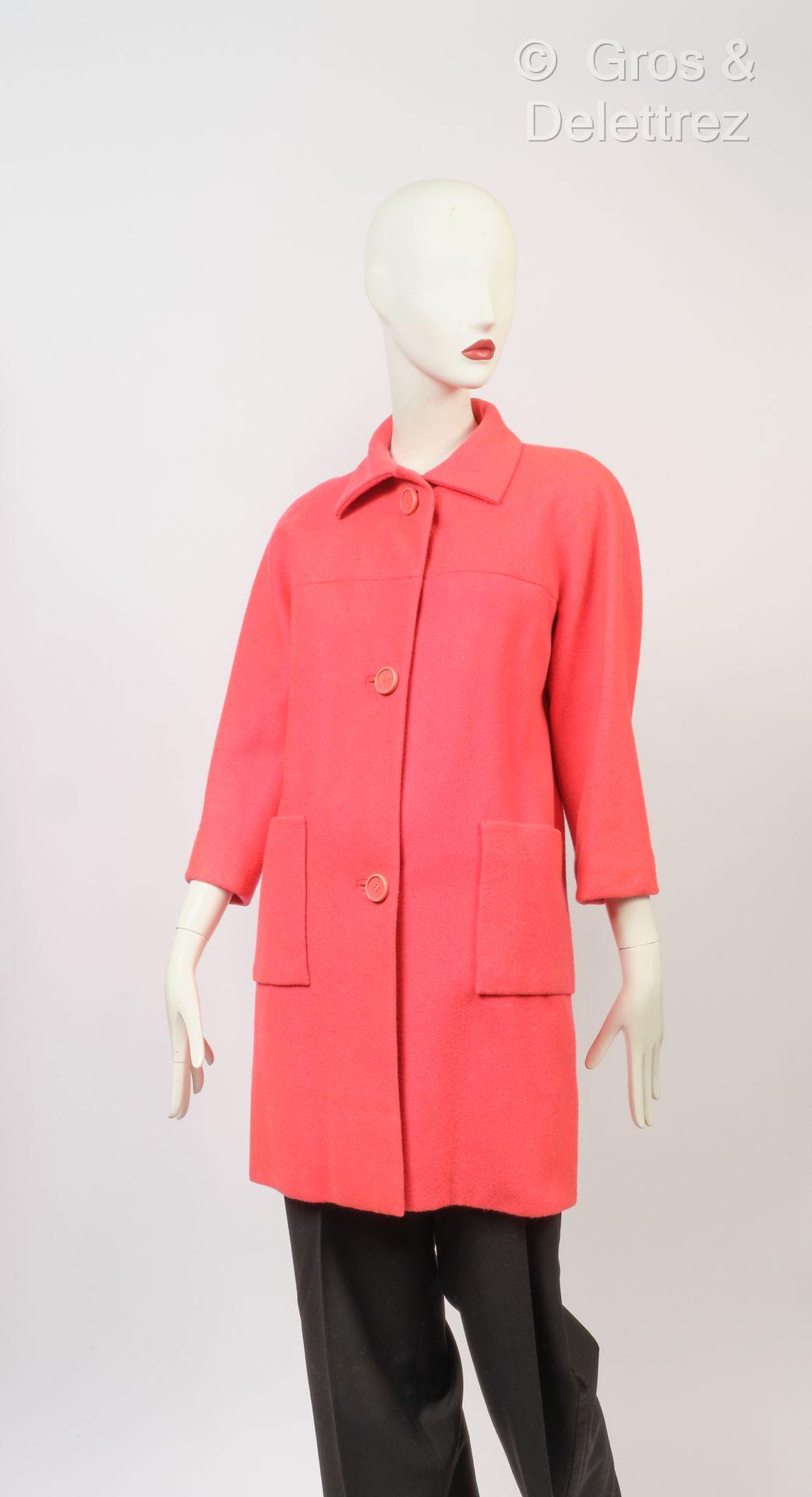 Null BALENCIAGA haute couture circa 1960 - Manteau en lainage rose. Deux poches &hellip;