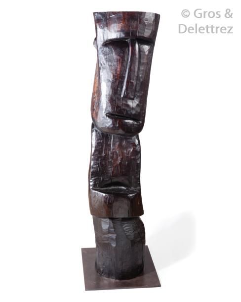 WANG Keping (né en 1949) Sans titre (Totem) Sculpture en bois noirci. Signée à l&hellip;
