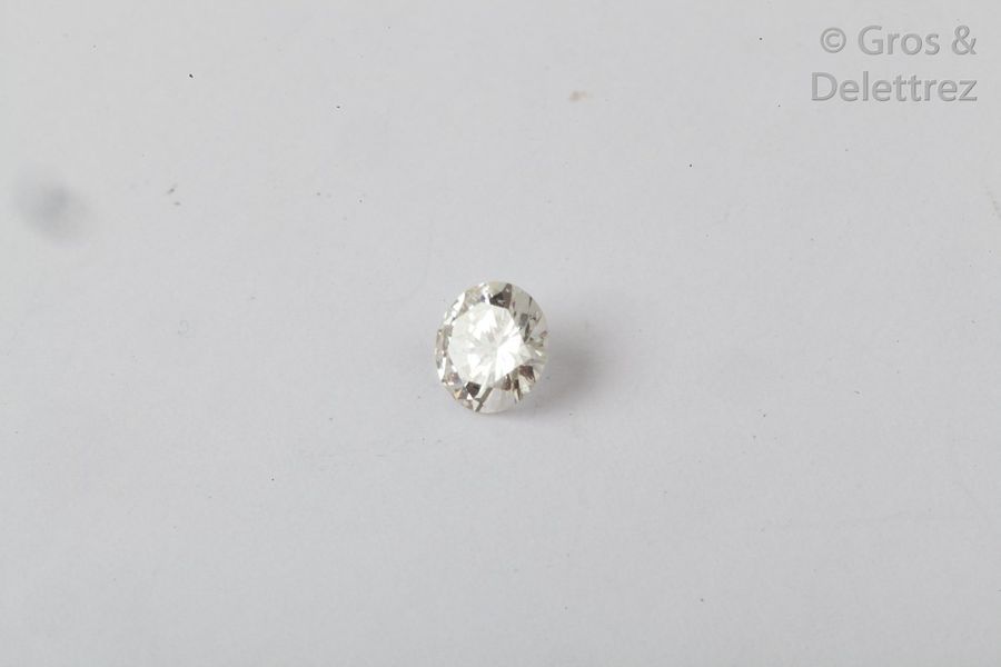 Null Un diamant sur papier. P. 0,74 carats environ. Couleur?: F. Blanc Extra +.	&hellip;
