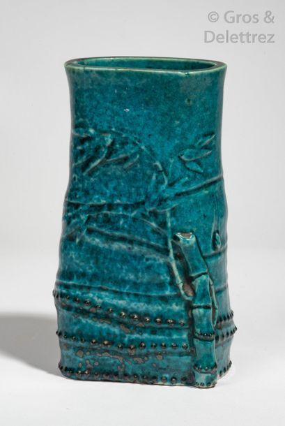 Null Chine, période Kangxi Porte-pinceaux bitong en porcelaine et émail turquois&hellip;
