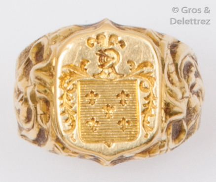 Null Chevalière en or jaune gravée d’armoiries. Tour de doigt?: 63. P. 10,6g.