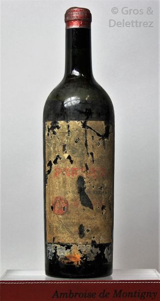 Null 1 bouteille PETRUS niveau bas, bouteille très ancienne, millésime illisible&hellip;