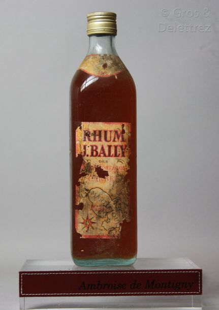 Null 1 bouteille RHUM BALLY 1966 Etiquette abimée.