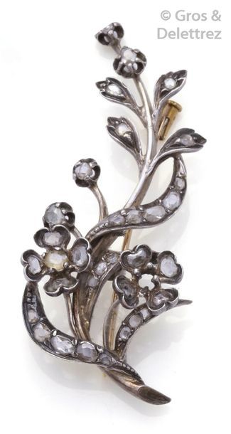 Null Broche «?Fleur?» en or jaune et en argent ornée de diamants taillés en rose&hellip;