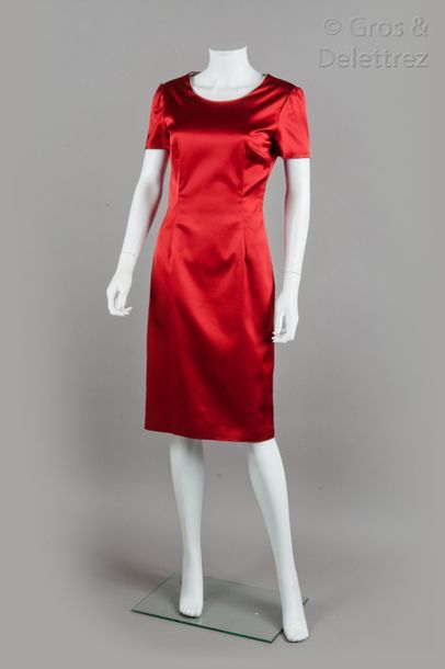 Null D&G pour Dolce & Gabbana circa 2000

Robe en satin polyester rouge imprimé &hellip;