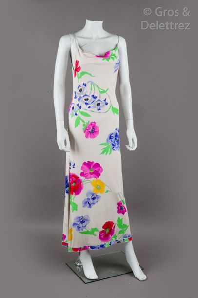 Null LEONARD circa 1978/1980

Robe longue en jersey de soie imprimé à motif flor&hellip;