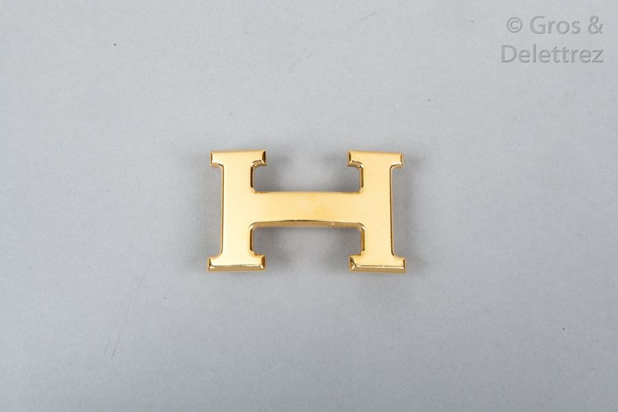 Null HERMES Paris made in France

Boucle " Constance " 32mm en métal doré. Signé&hellip;