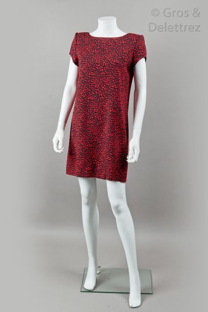 Null SAINT LAURENT par Hedi Slimane - Collection Pre-Fall 2014

Mini robe en crê&hellip;