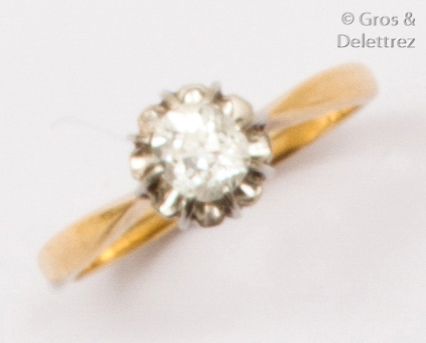 Null Bague «?Solitaire?» en or jaune, sertie d’un diamant de taille ancienne cal&hellip;