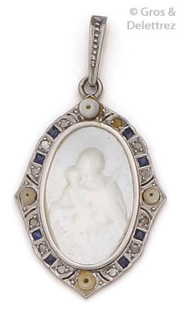 Null Médaille «Vierge à l'enfant» en or jaune, ornée de nacre dans un entourage &hellip;