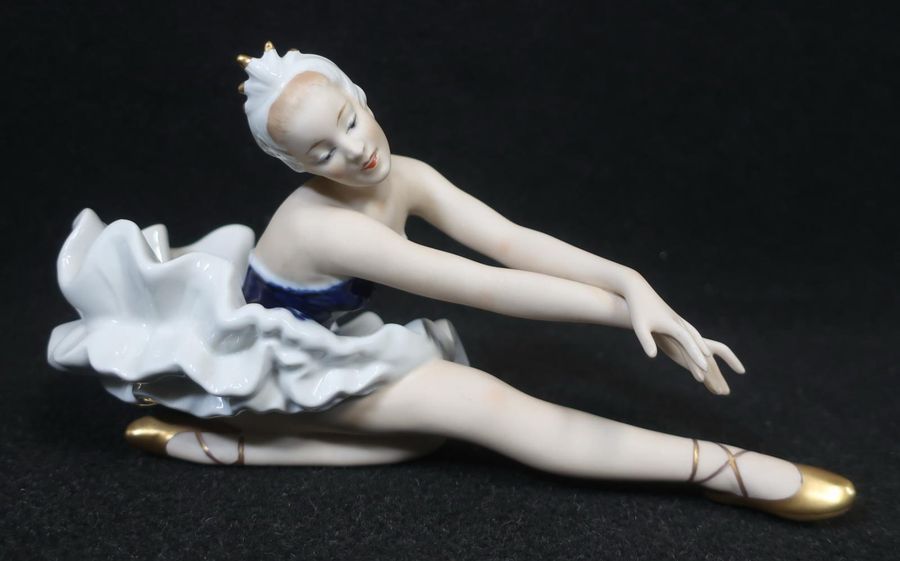 Null WALLENDORF (Germany): Large ballerina in porcelain tutu and polychrome bisc&hellip;