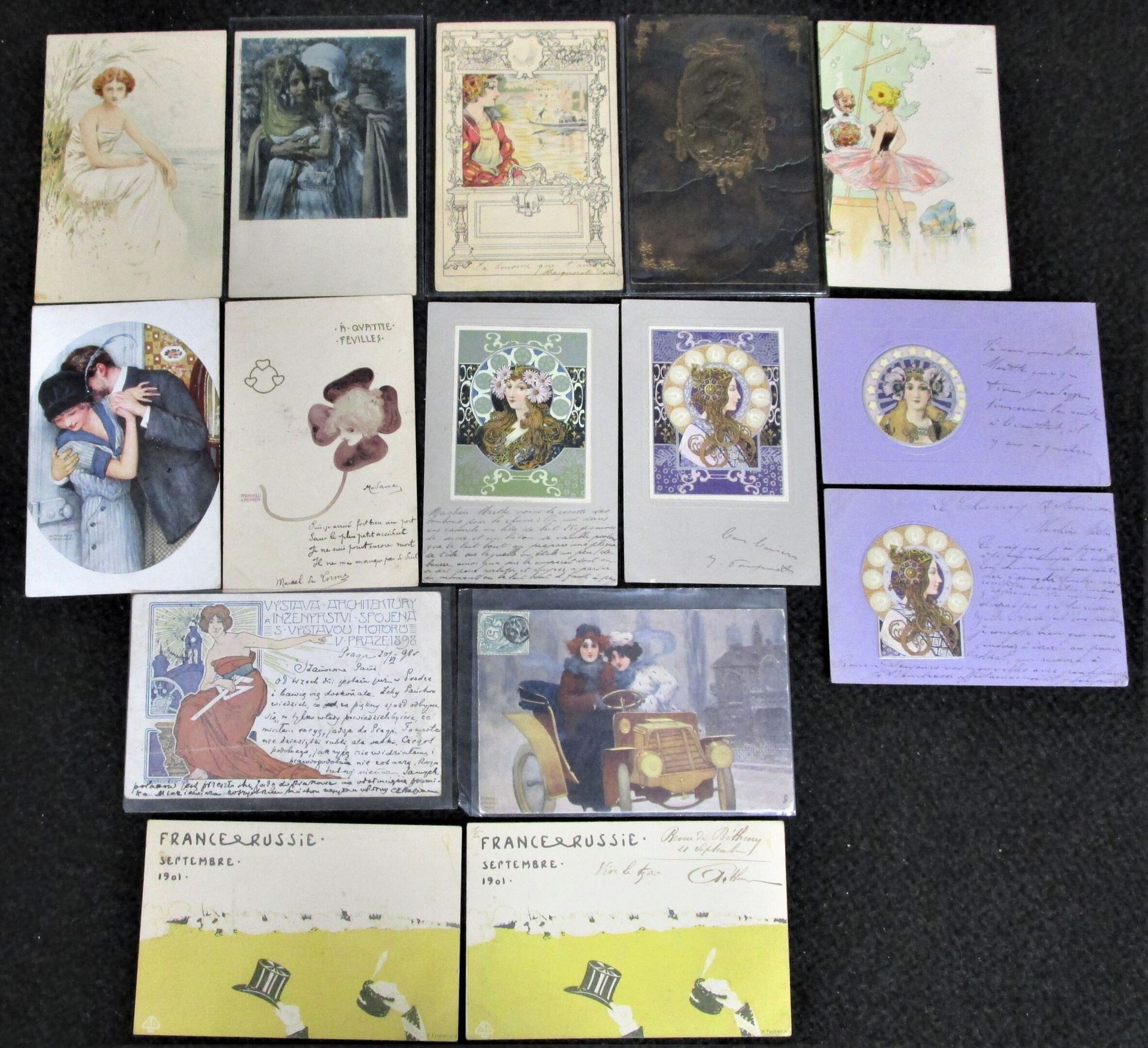 Null Ensemble de 15 cartes postales : 

- quatre à décor de femmes Art Nouveau c&hellip;