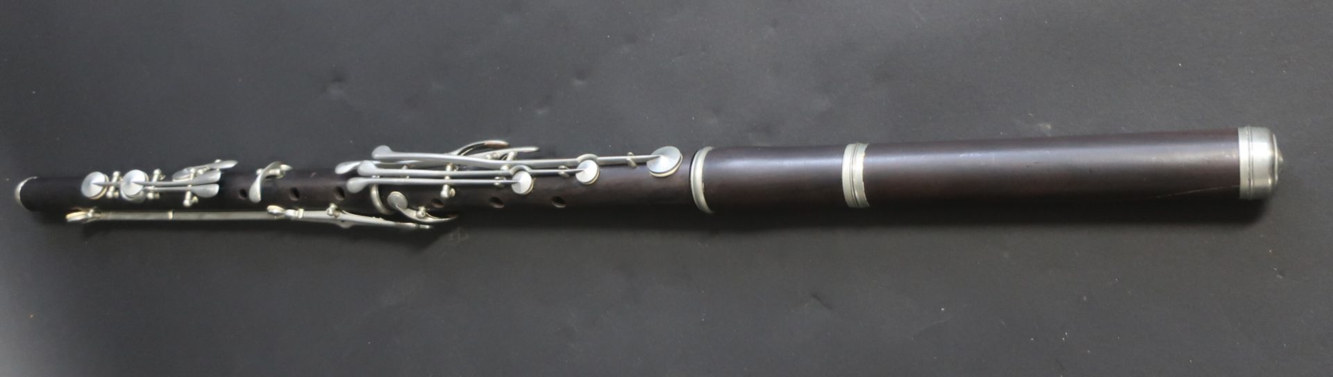 Null Flöte aus Ebenholz. Länge : 73 cm (Risse)