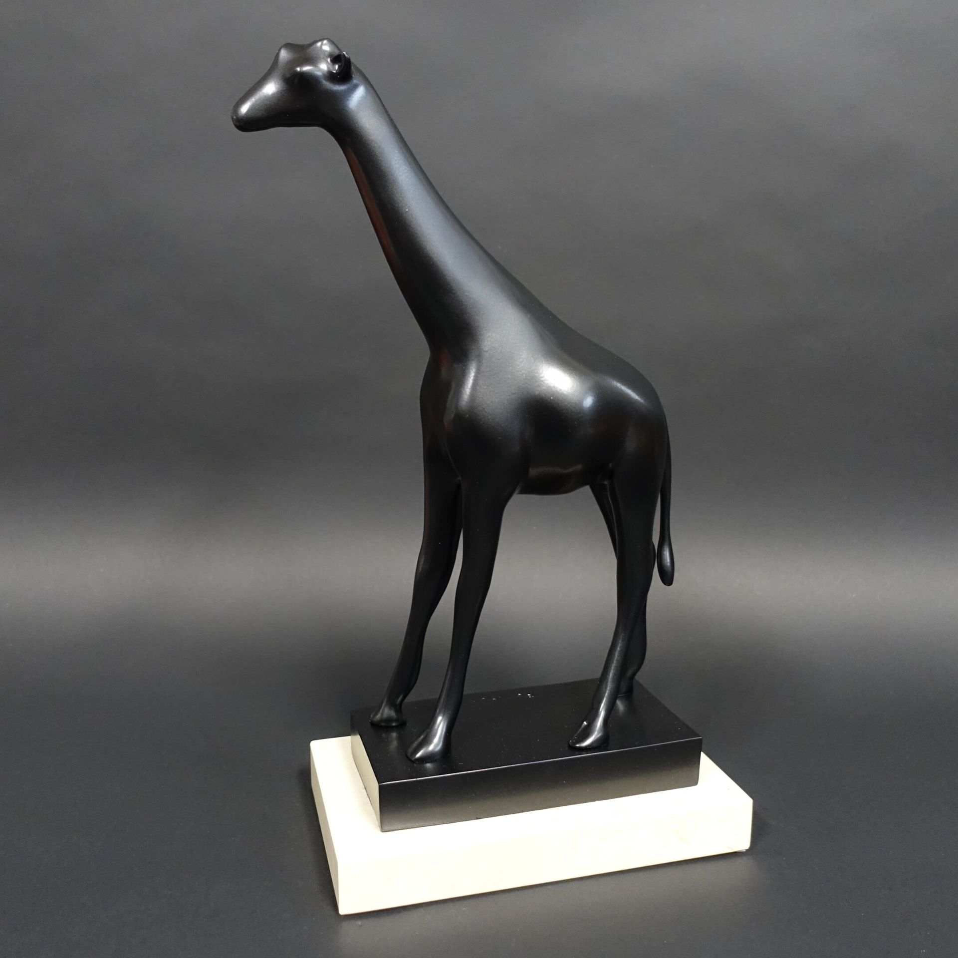 Null D'après François POMPON : Grande Girafe. Bronze à patine noire, porte une s&hellip;