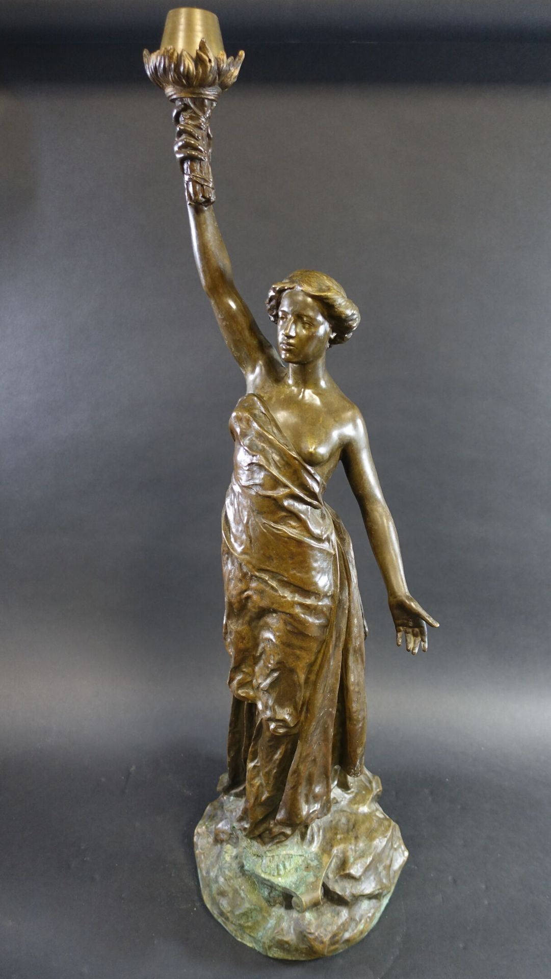 Null DUSSART Gustave (1875-1952) : La Pensée. Bronze patiné signé. Haut. : 83 cm&hellip;