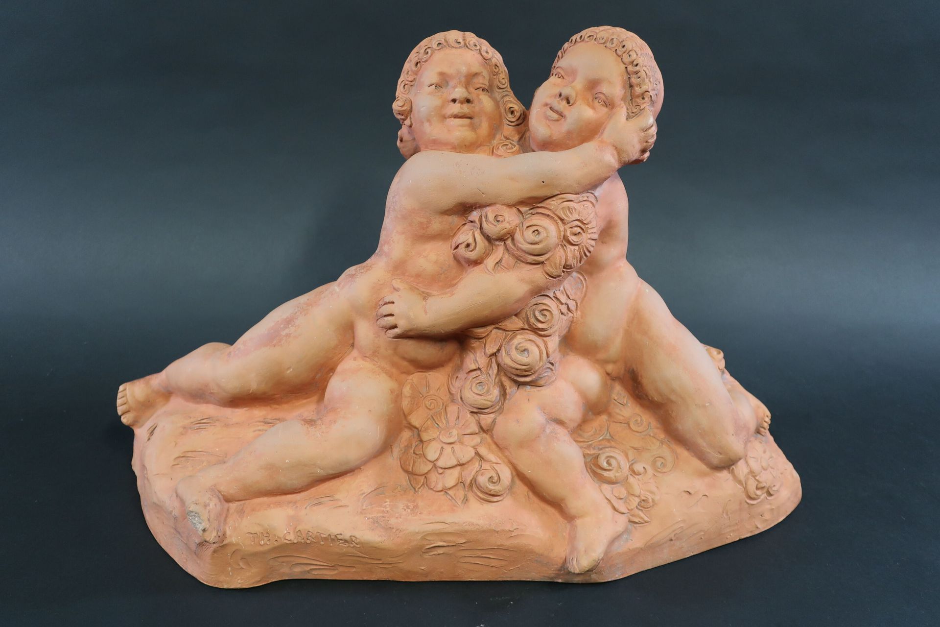 Null CARTIER Thomas (1879-1943): Two children embracing with garland of flowers.&hellip;