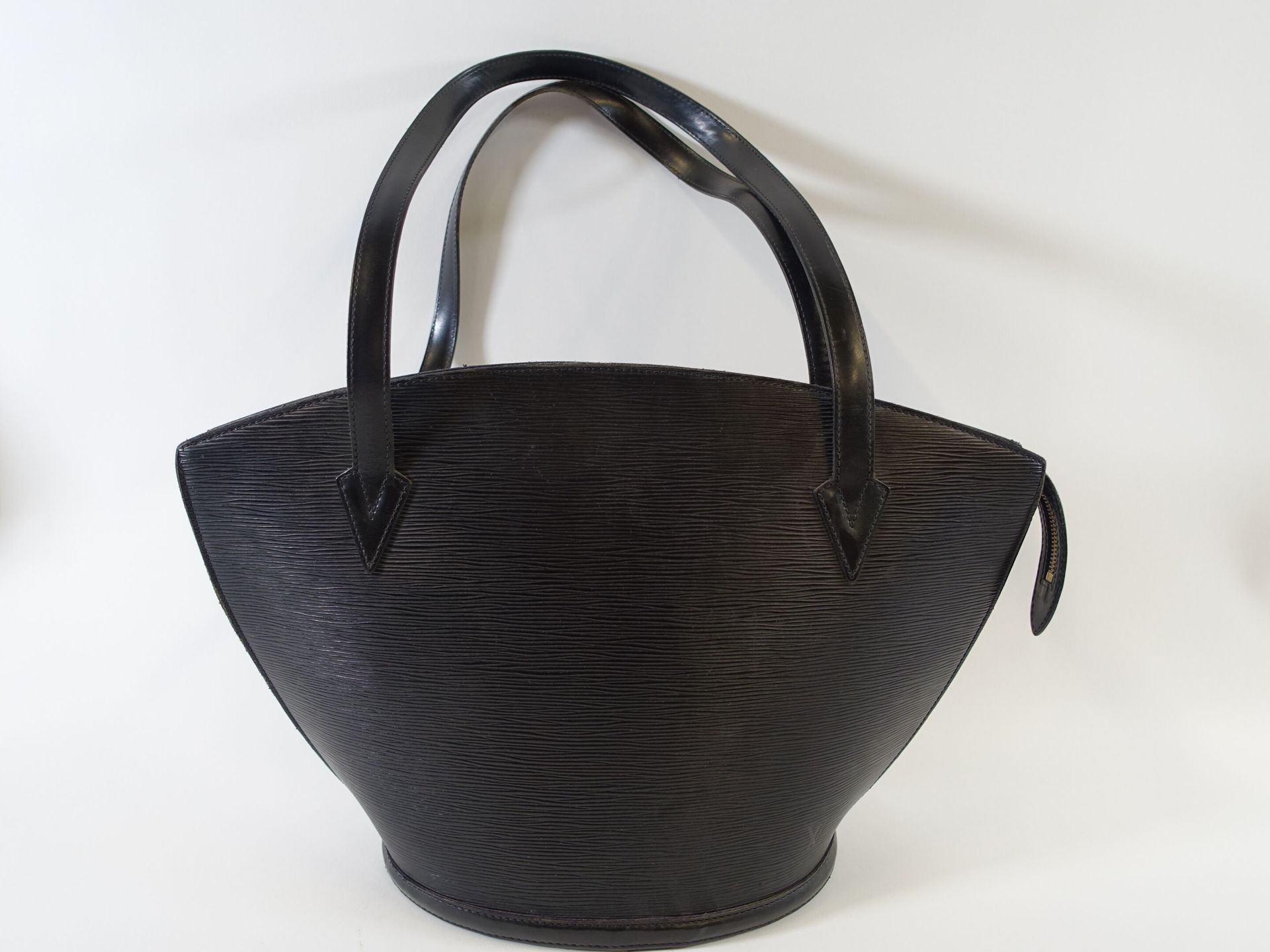 Null LOUIS VUITTON Paris - Handtasche Modell "Saint Jacques" aus schwarzem Epi L&hellip;