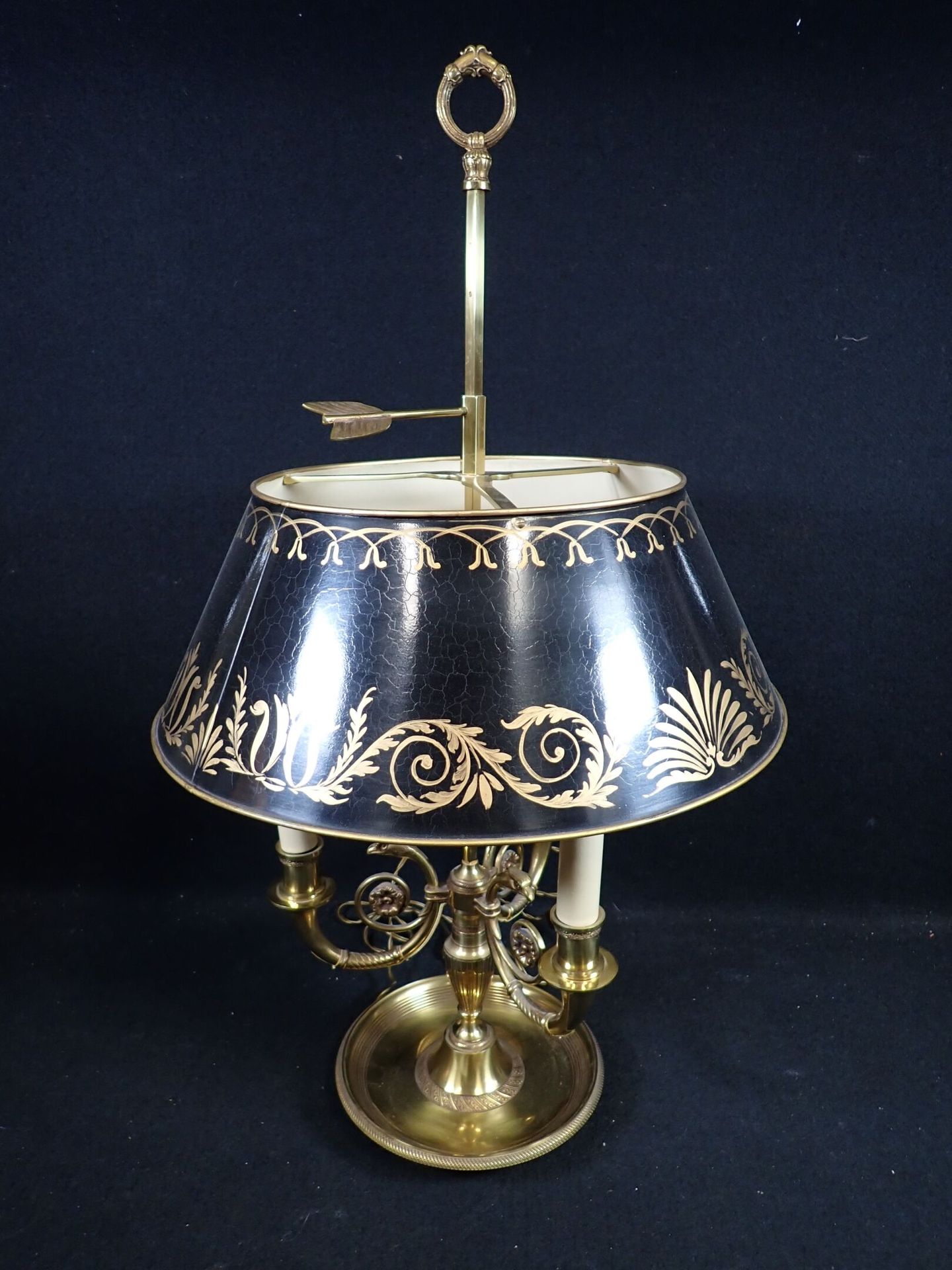 Null Lampe bouillotte en bronze à trois bras de lumière à têtes d'aigle et enrou&hellip;