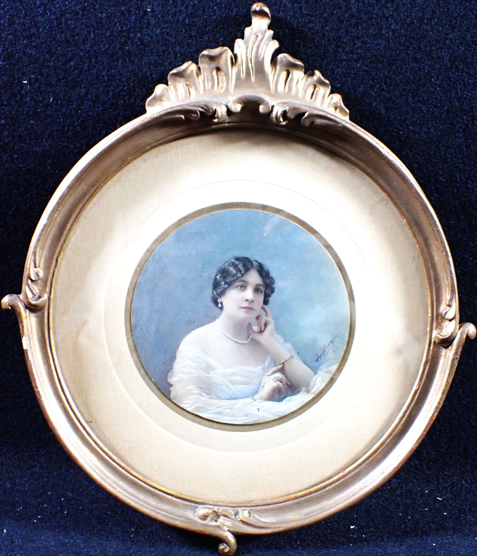 Null REUTLINGER Jakob - Heinrich (1802-1868) : Portrait de femme aux bijoux en p&hellip;