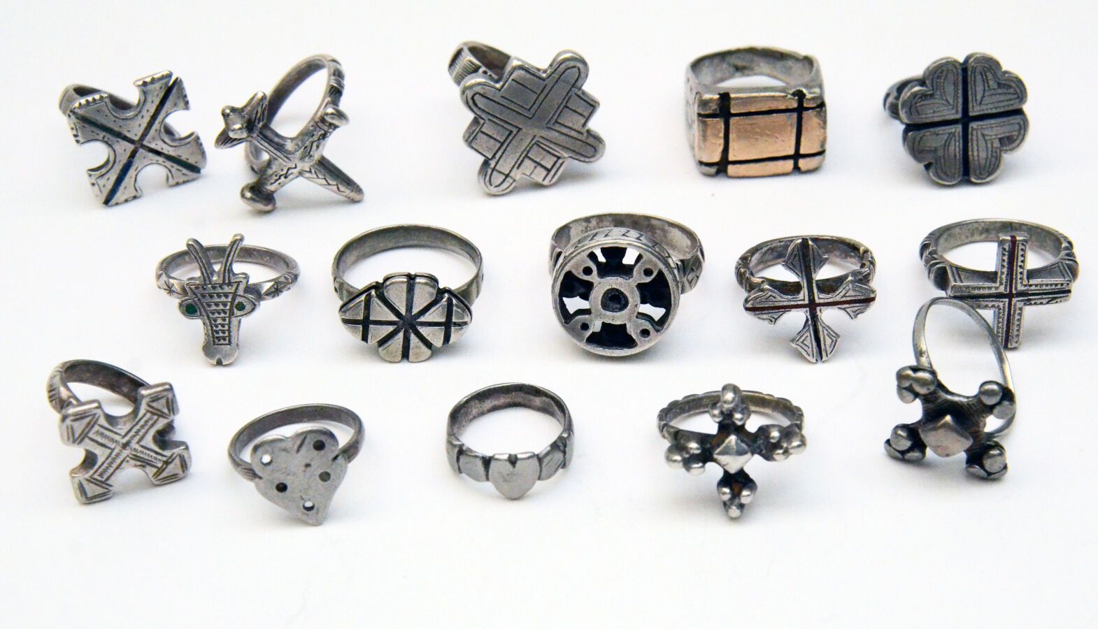 Null Juego de 15 anillos de plata
en plata de diversas formas y tamaños. Estos a&hellip;