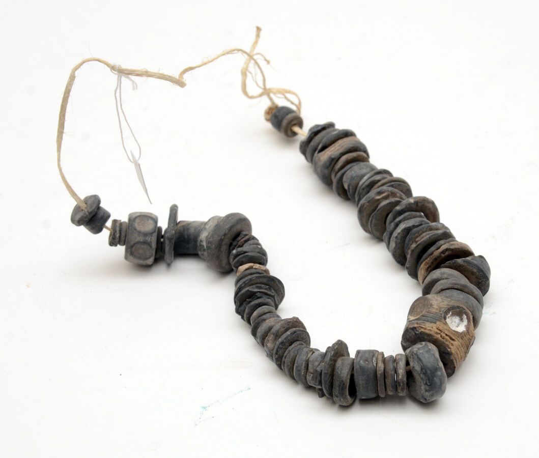 Null String of excavation beads.
Niger.
L. : 22 cm.