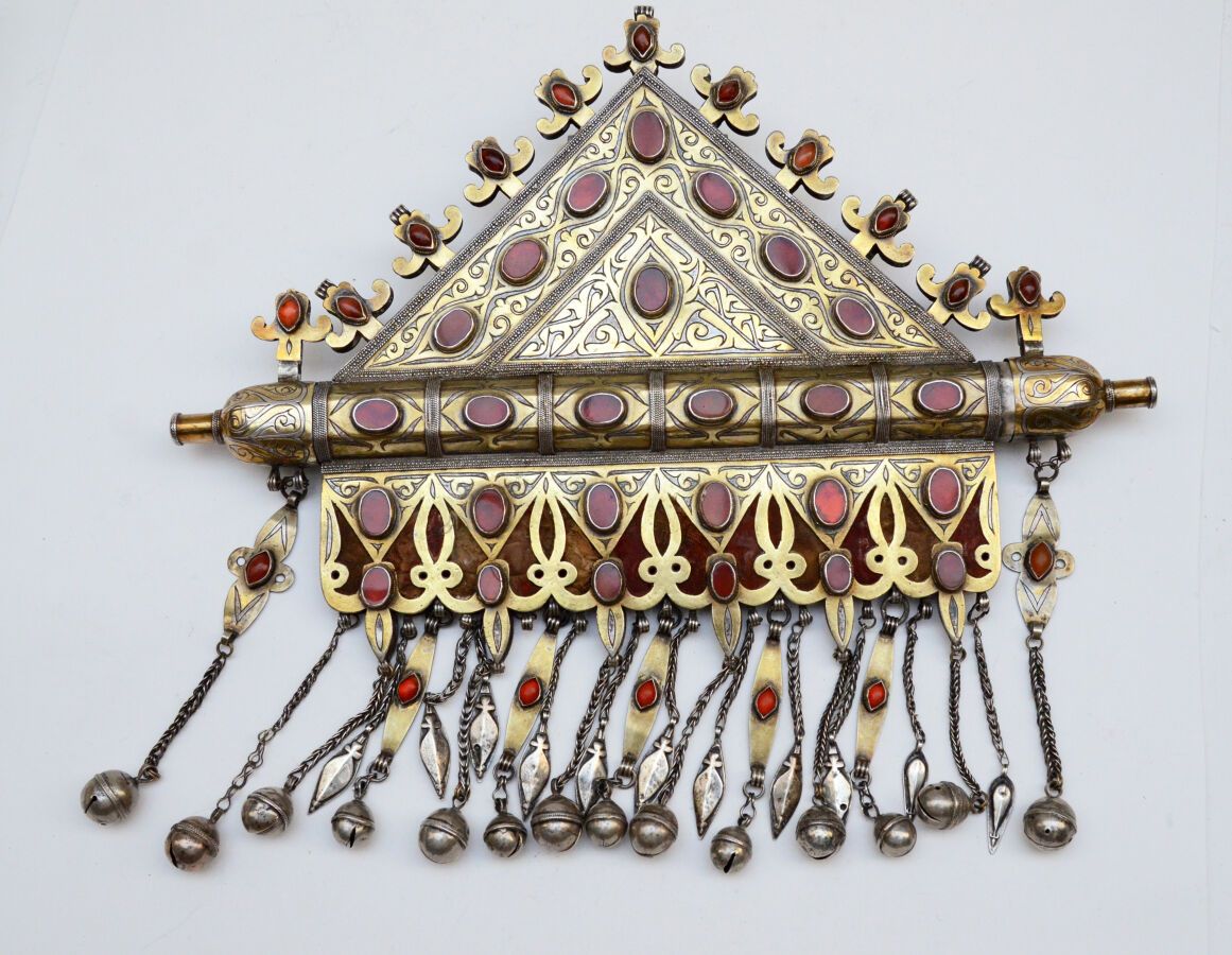 Null Porta amuleti Tumar
in argento, parzialmente dorato, triangolo che simboleg&hellip;