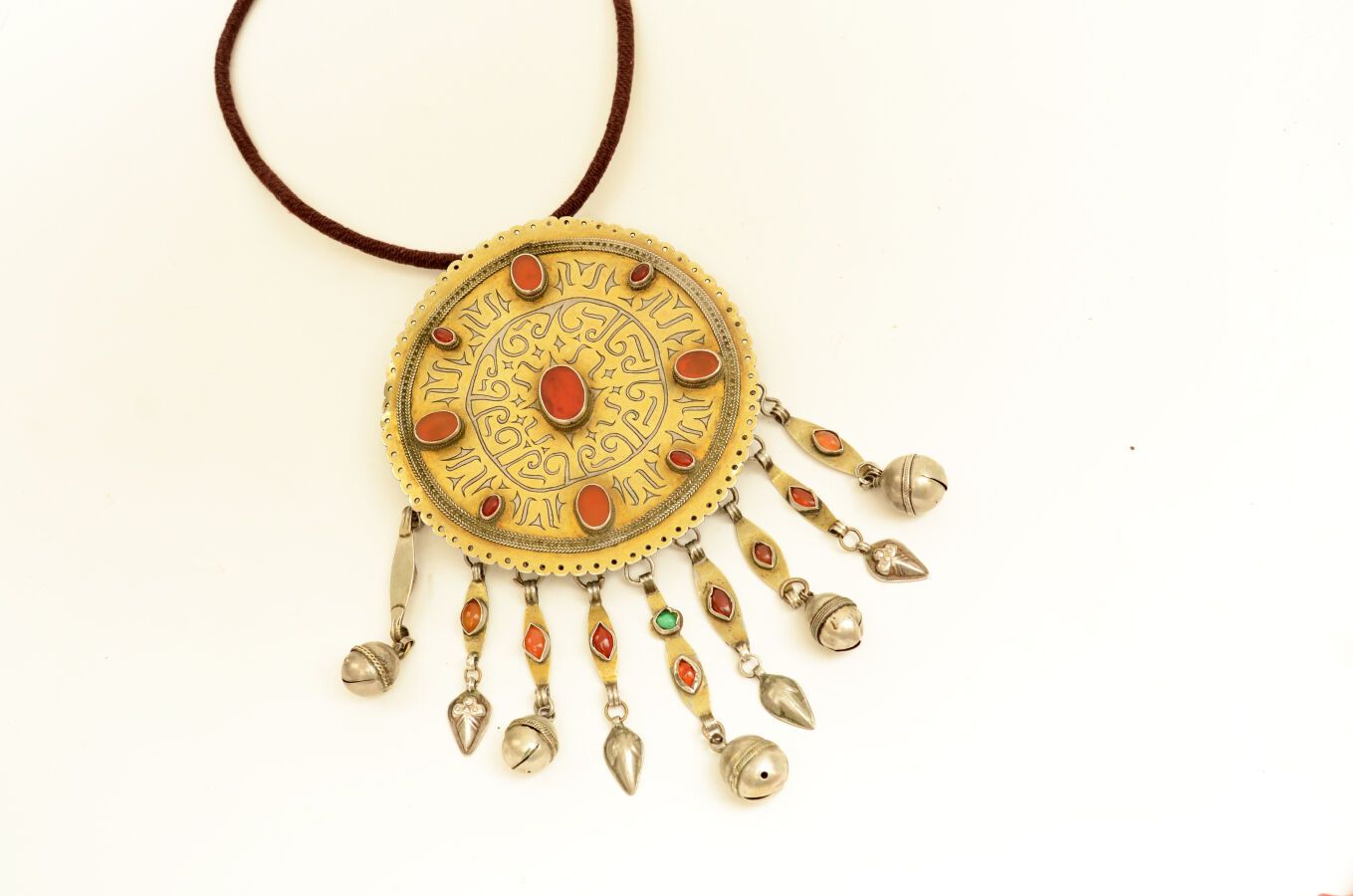 Null Lot composed of a Selpeli Guljaka pectoral pendant, a Tumar amulet holder
i&hellip;