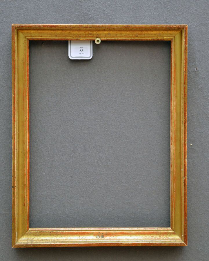 Null 小型模制和镀金的木制BAGUETTE。

路易十六时期。

尺寸：31 x 23 x 2.5厘米