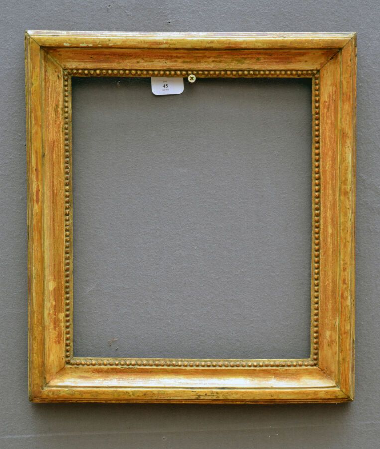 Null 
Frame in molded wood, carved and gilded, decorated with a frieze of pearls&hellip;