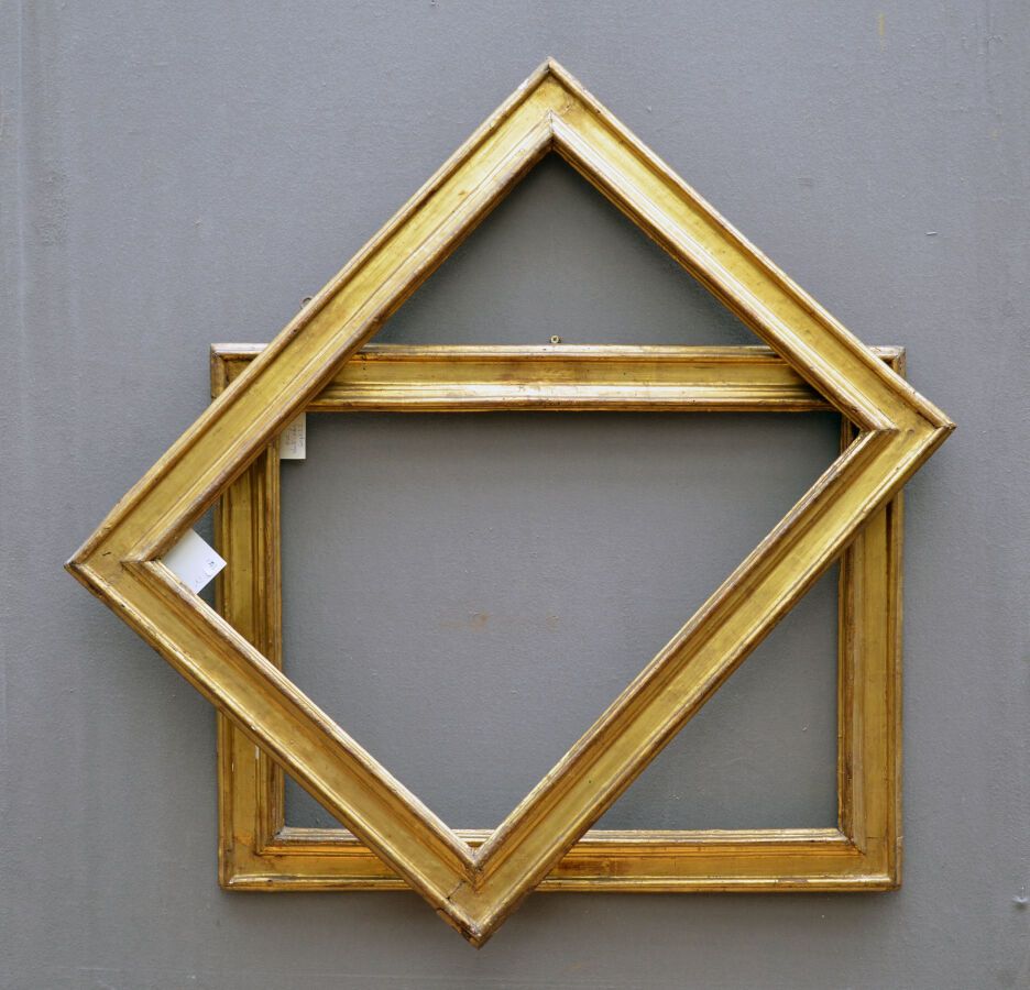 Null Un par de marcos de cassetta de madera moldeada y dorada.

Italia, principi&hellip;