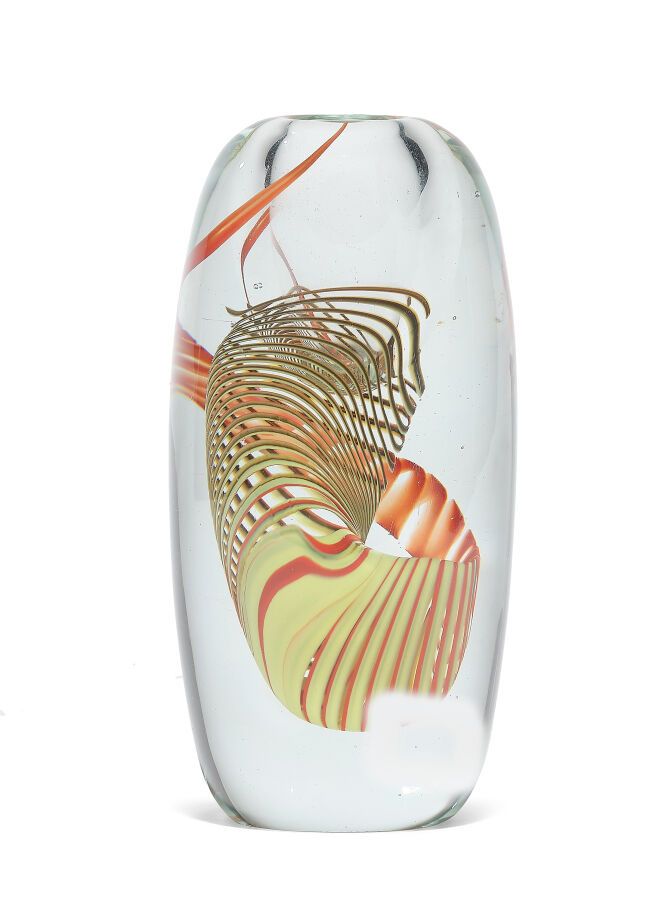 Null Claude MORIN (France, 1932-2021)
Vase obus en verre soufflé à décor de spir&hellip;