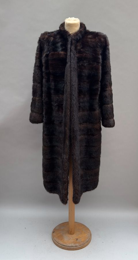 Null Long coat in chocolate mink fur 
Size 38 approx.