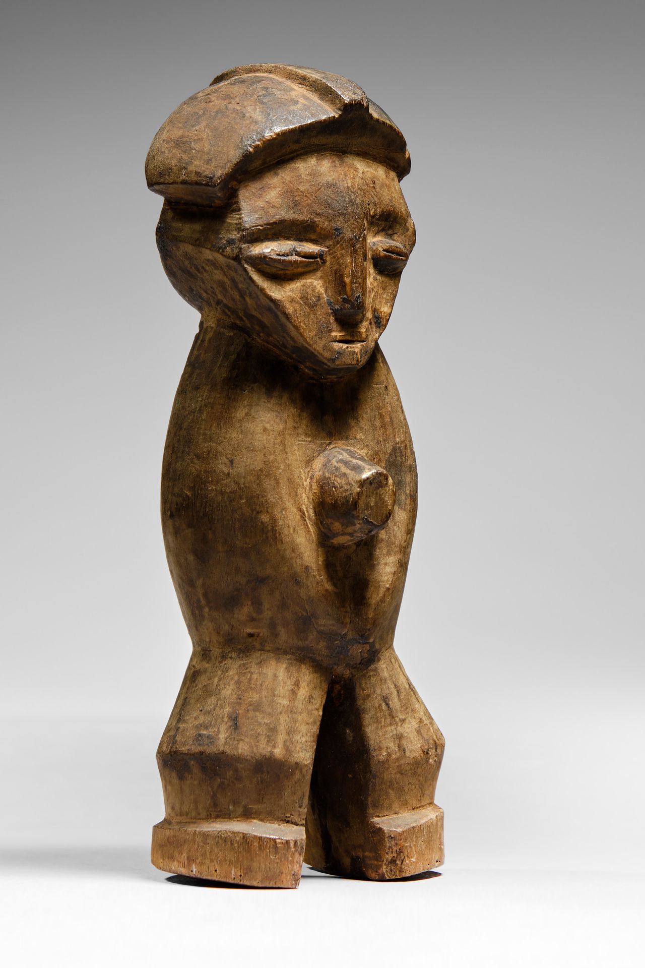 Zande Figure D.R. Kongo

Holz - 17 cm

Herkunft:

Gesammelt von den Priestern de&hellip;
