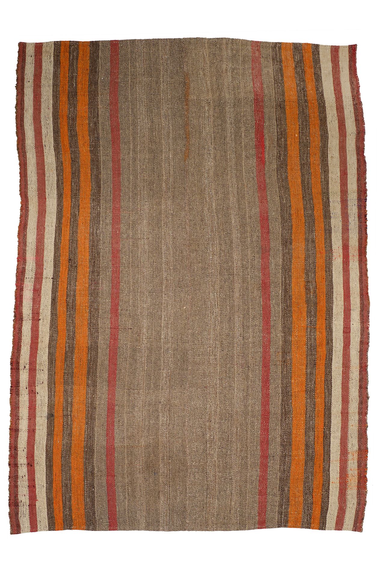 Qashqai Rug - c.1880 Iran - Lori people

Wool and vegetal dye - 279 cm x 178 cm