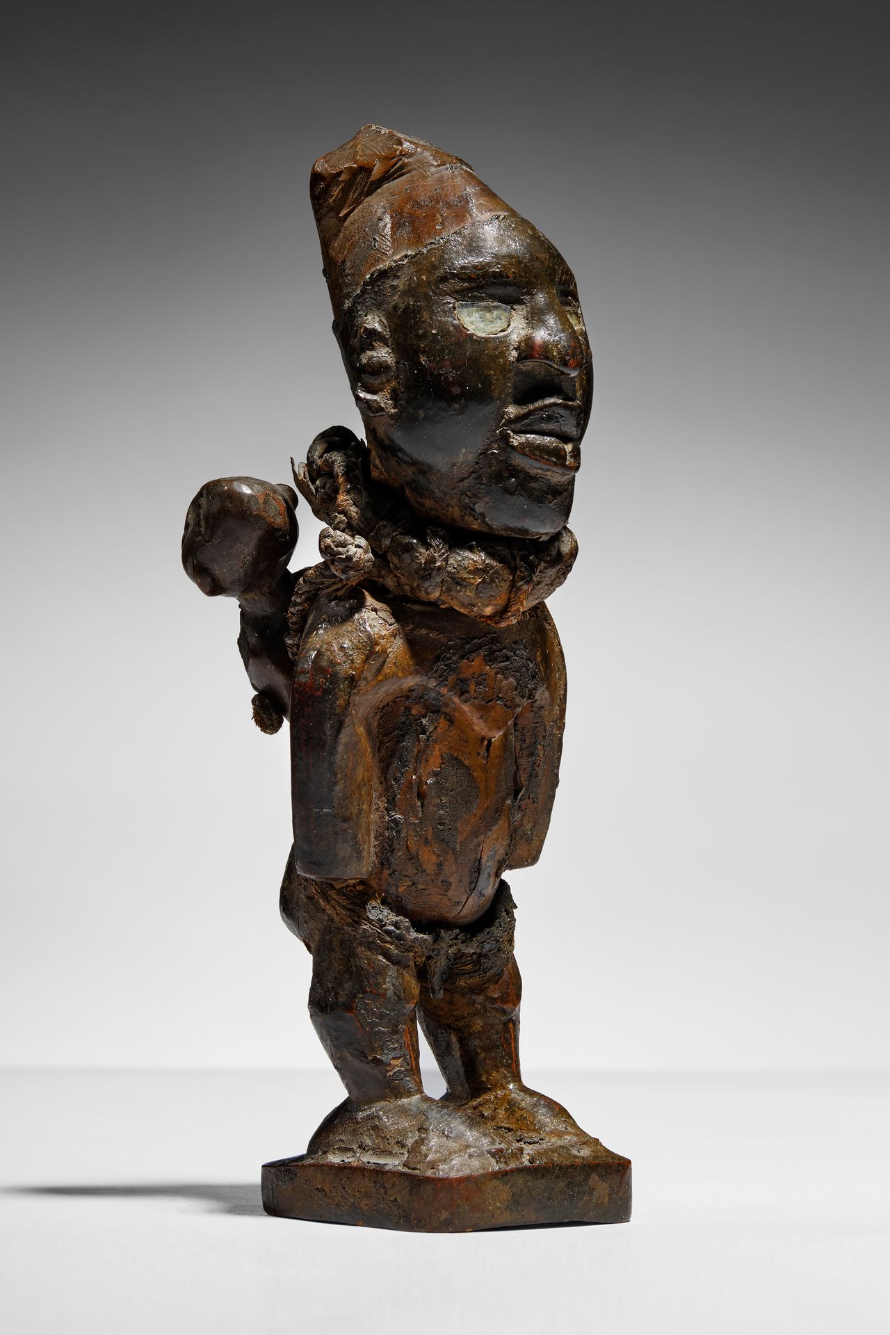 Bakongo figure D.R. Congo

Wood and fibers -21 cm

Provenance:

Collected by Sis&hellip;