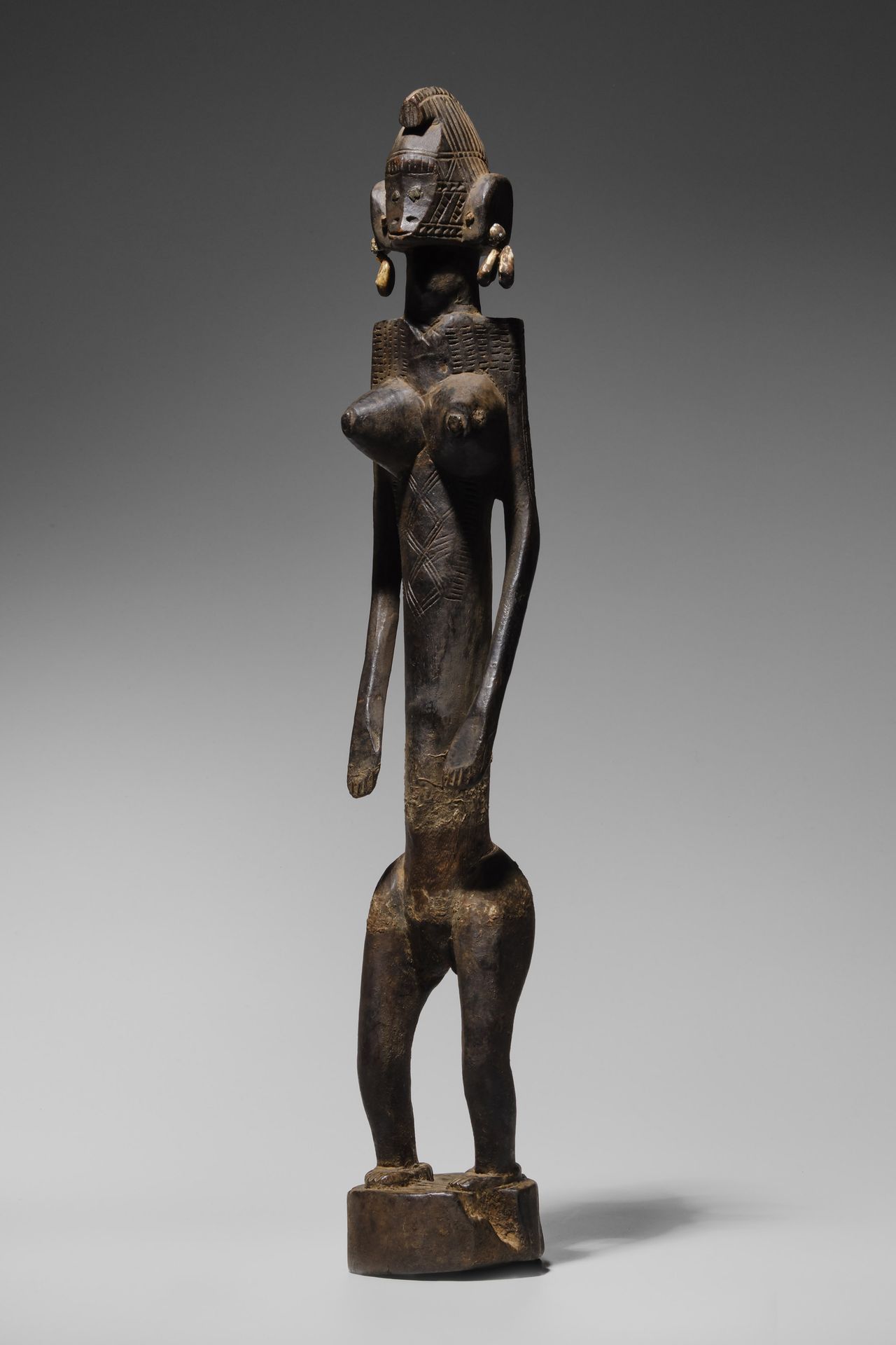 Bambara Female Figure Mali - 19e s.
Bois, perles et coquillages, 53 cm
Provenanc&hellip;