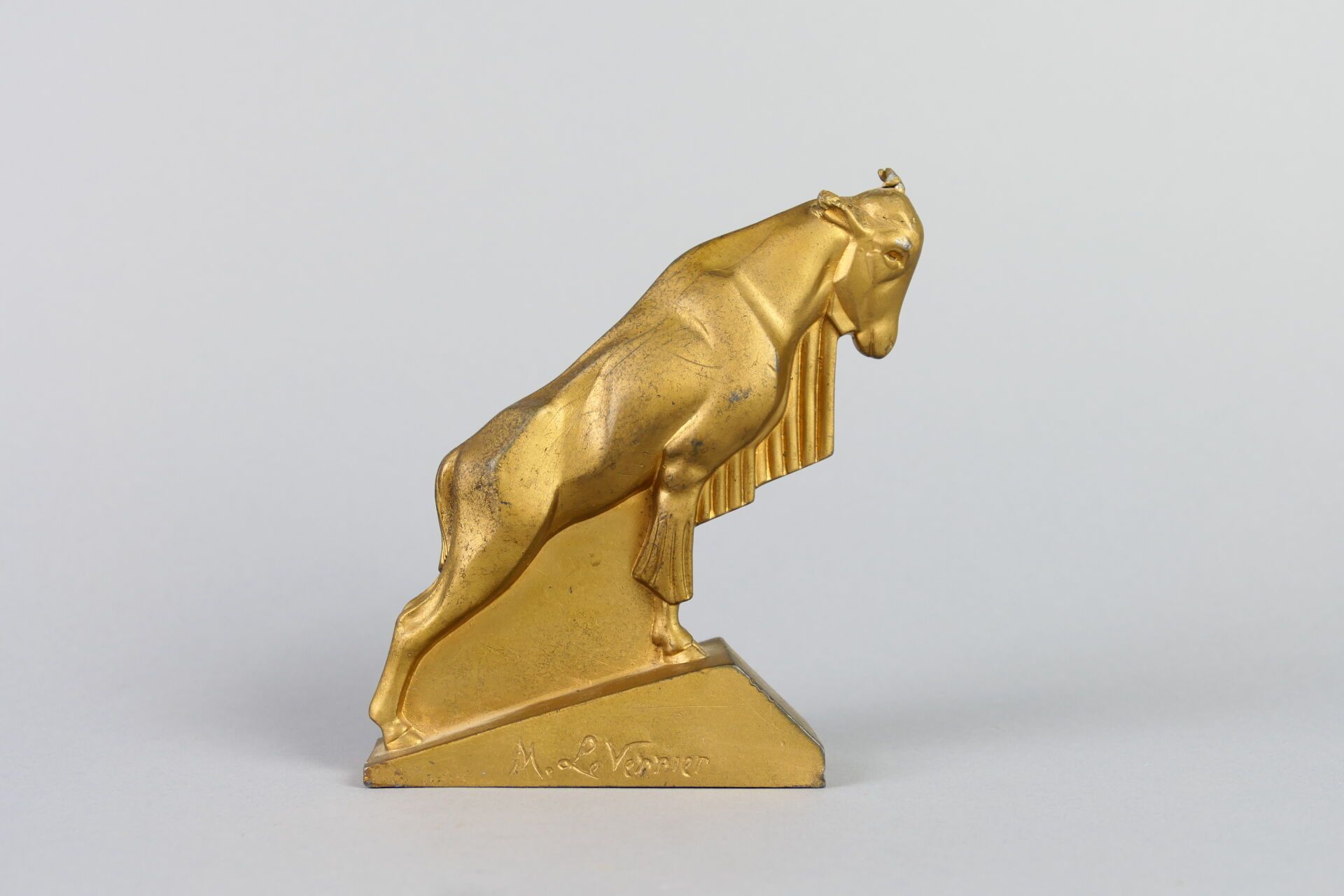 Null LE VERRIER Max (1891-1973) d'après. Bouc. Sculpture en métal à patine dorée&hellip;