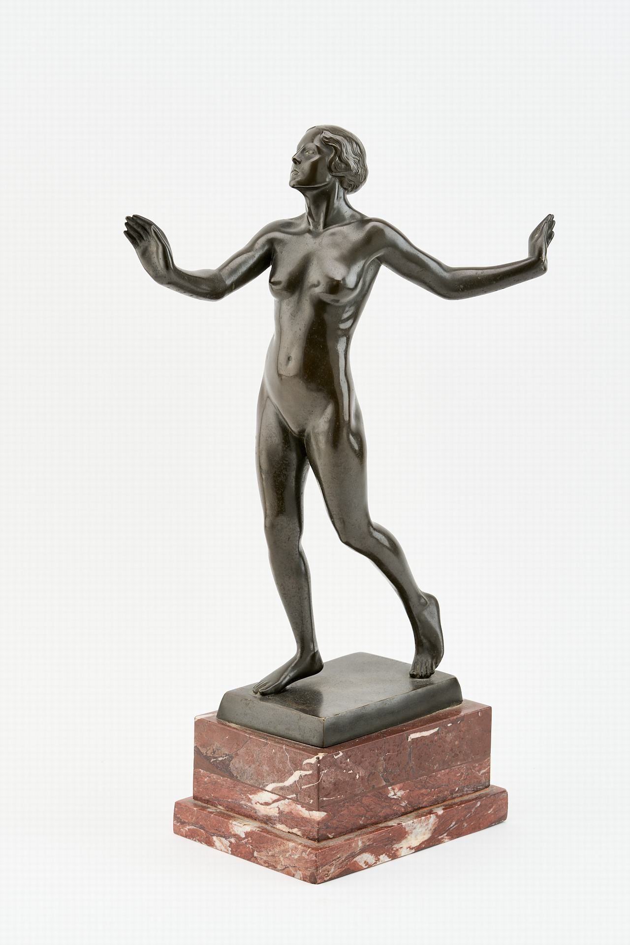 Eyermann, Bruno 1888 Lipsia - 1961 Hanau. Nudo femminile stante con testa sollev&hellip;
