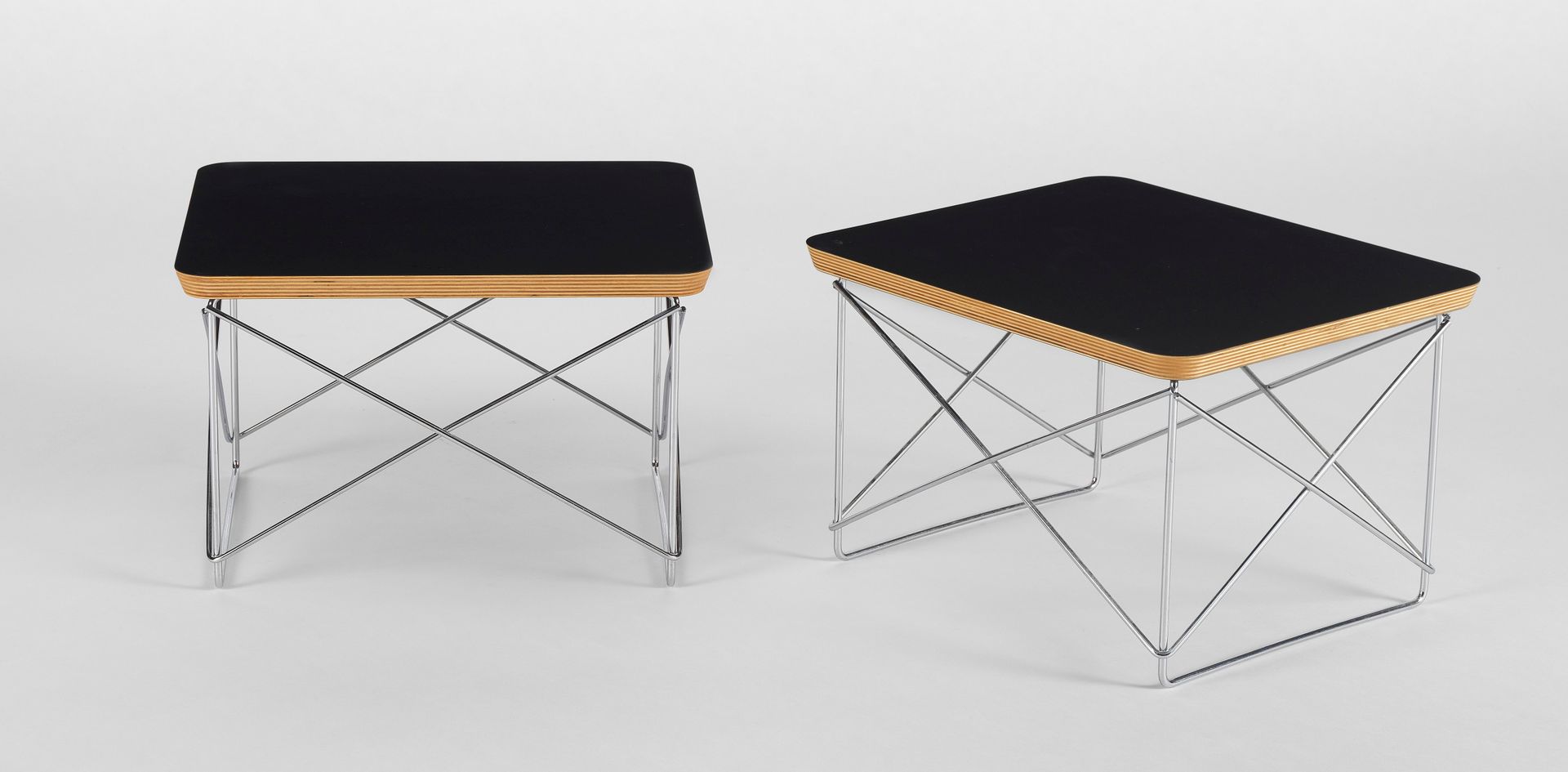 Null Charles (1907-1978) et Ray Eames (1912-1988), édition Vitra, deux tables d'&hellip;