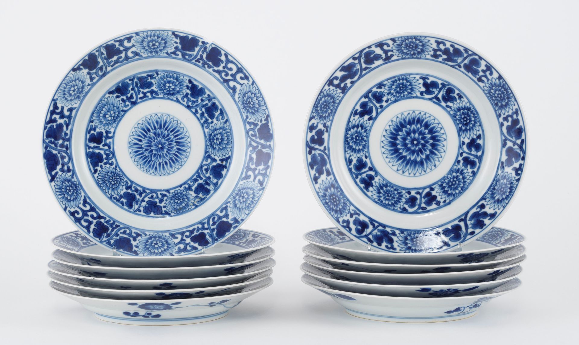 Null Douze assiettes, Chine, dynastie Qing (1644-1912)
Porcelaine émaillée bleu &hellip;