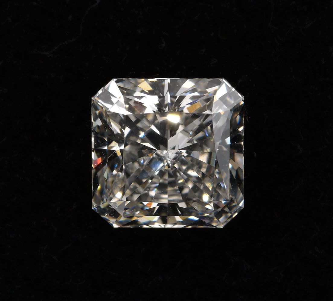 Diamant Diamant
Taille princesse, 2,10 ct, K-M, VVS2. Expertise.