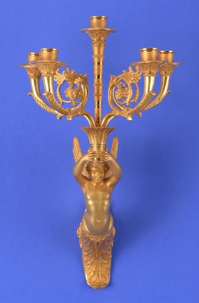 Fünfflammiger Empire-Wandleuchter 五焰帝国烛台
青铜，镀金。高 50 厘米，宽 28 厘米。